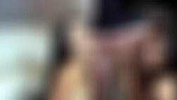 Dois cachorros safadinhos fodem dona de casa casada