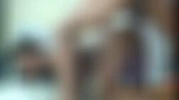 Loira faz sexo anal enquando chupa cachorro